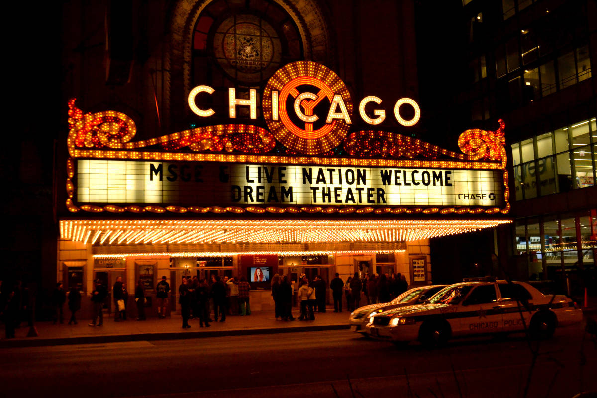 Vysvietené divadlo v Chicagu